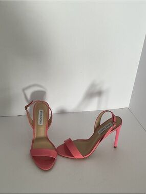 ⭐️⭐️ Steve Madden ⭐️⭐️          Pink Stiletto Slingback Sandals